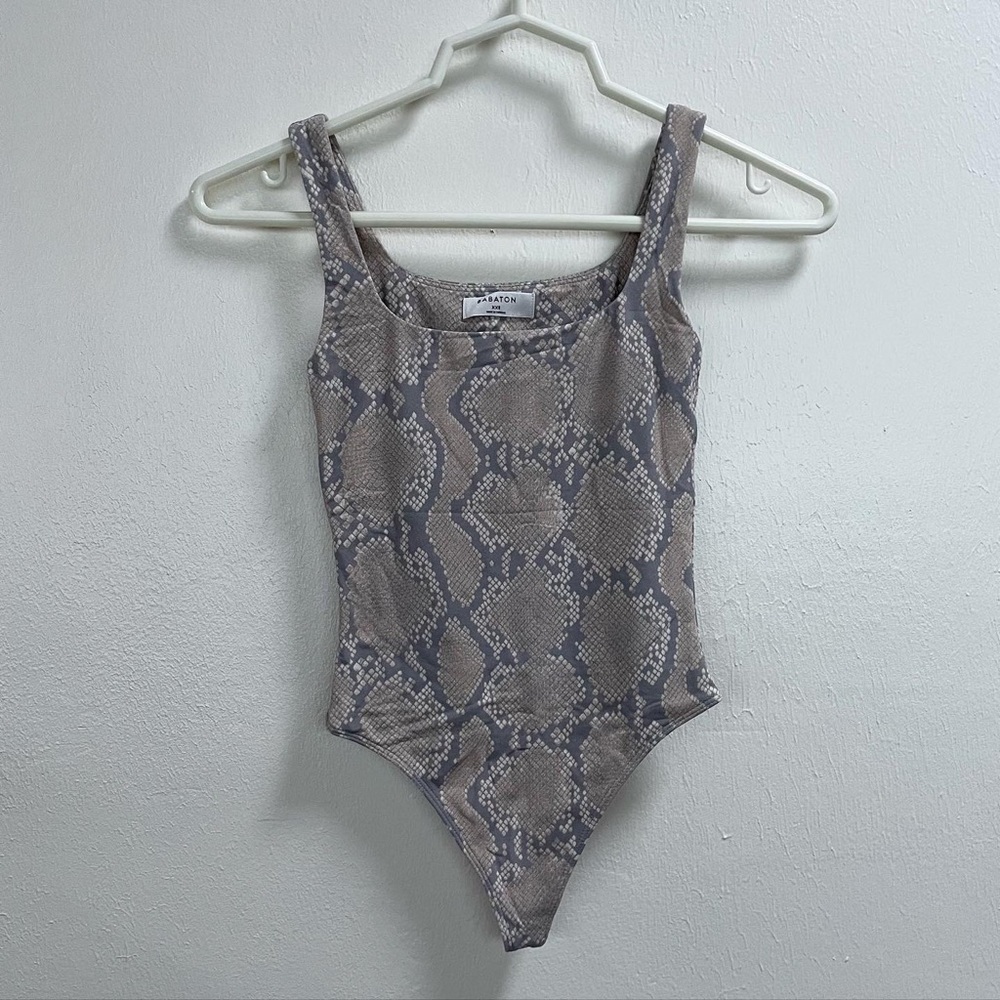 Aritzia babaton light snake contour bodysuit